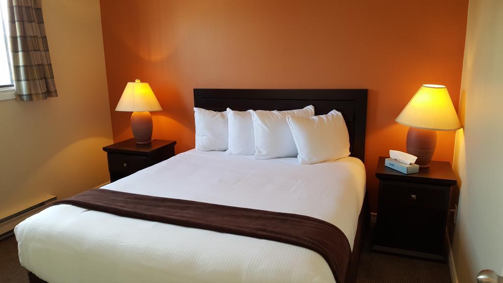 North Pointe Inn And Suites ケロウナ エクステリア 写真