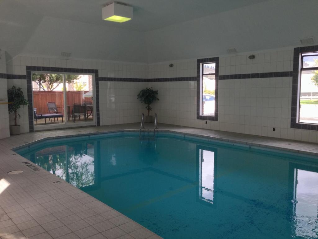 North Pointe Inn And Suites ケロウナ エクステリア 写真